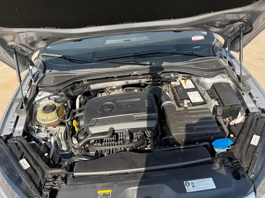 Skoda Superb — фото 10