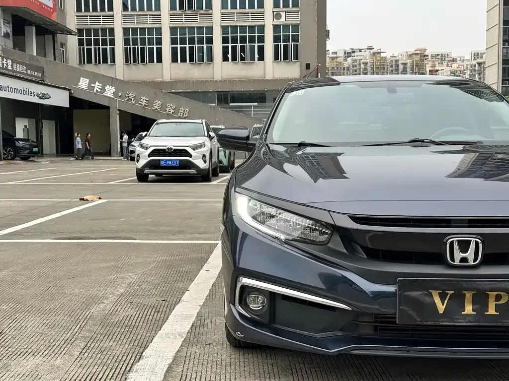 Honda Civic — фото 8