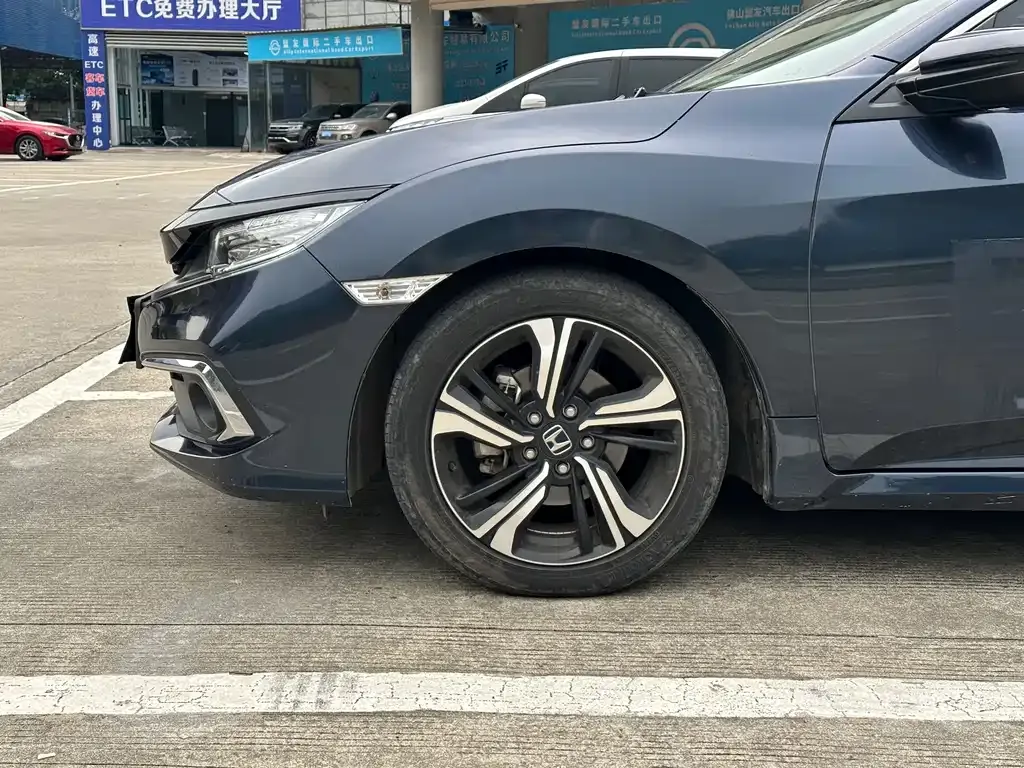 Honda Civic — фото 7
