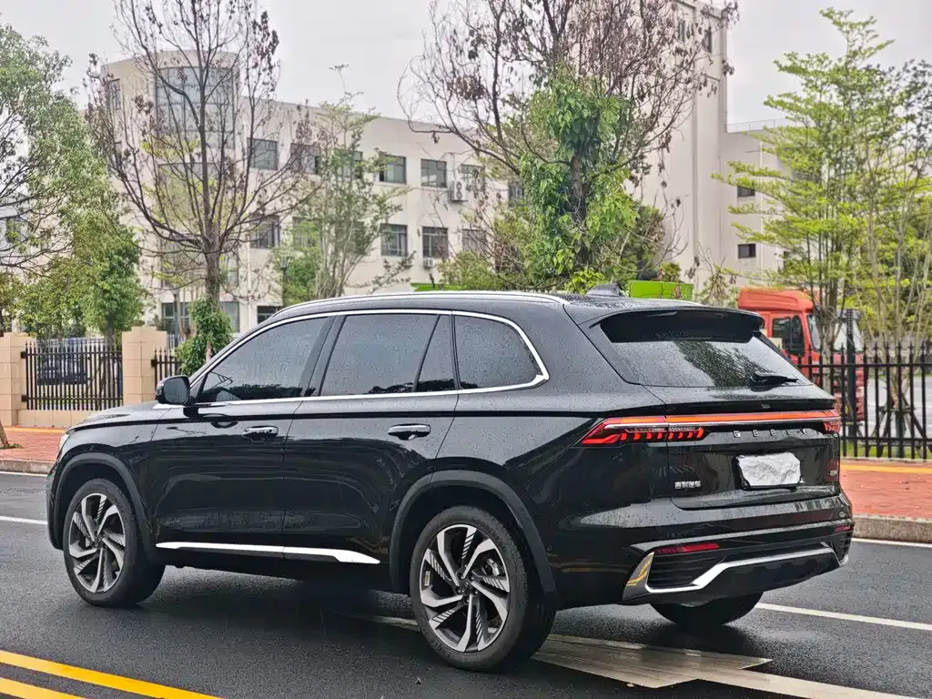 Geely Xingyue L — фото 9