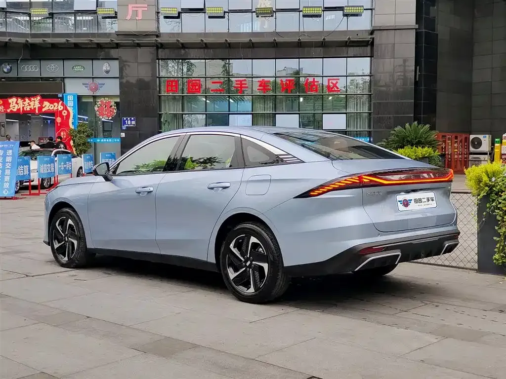 Geely Galaxy L6 — фото 4