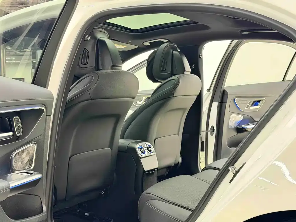Mercedes-Benz C-Class — фото 4