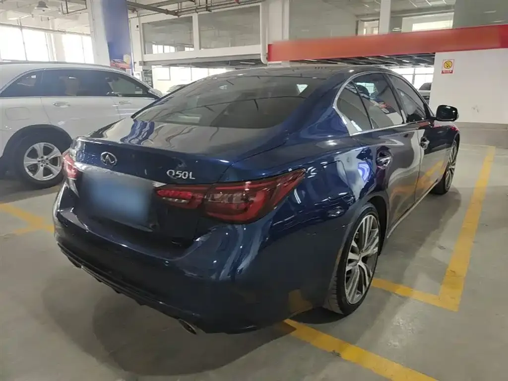 Infiniti Q50L 2023 из CN, фото 5