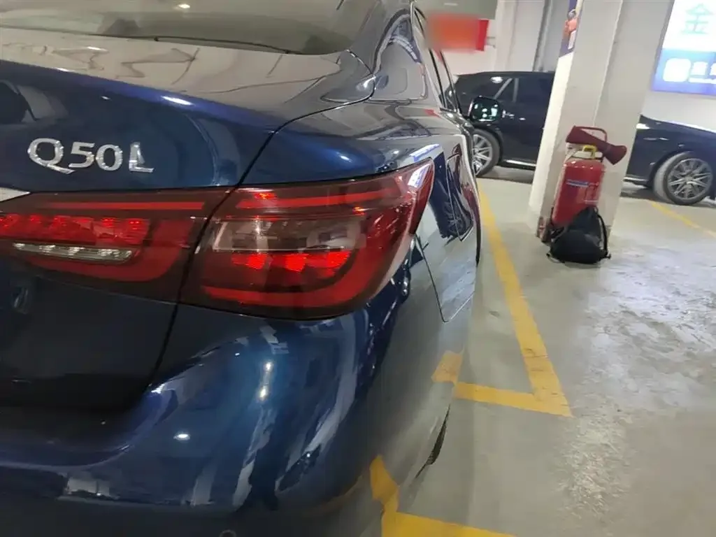 Infiniti Q50L 2023 из CN, фото 10