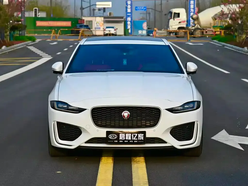 Jaguar XEL — фото 10