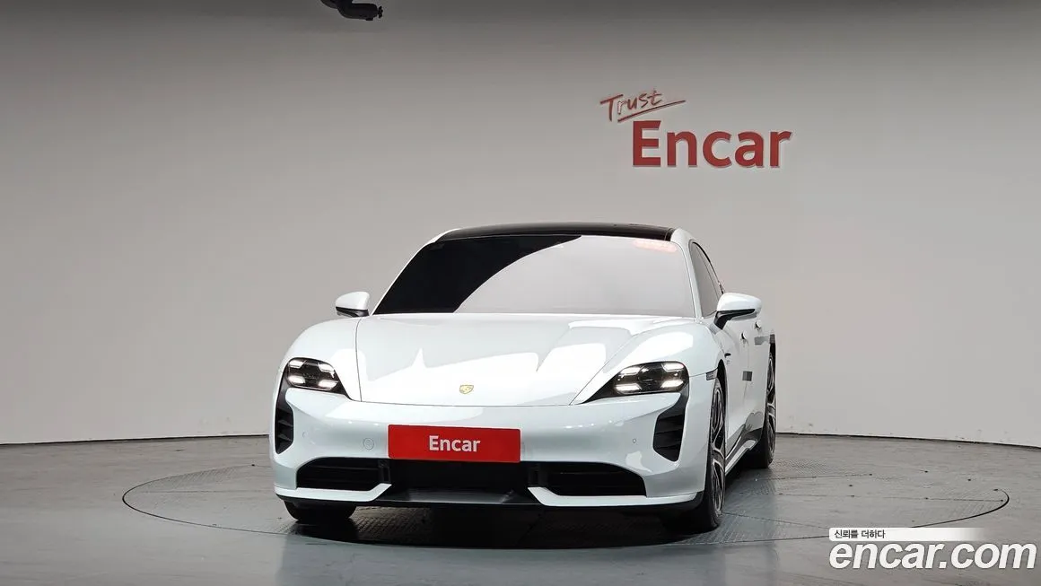 Porsche Taycan 2021 из KR, фото 2