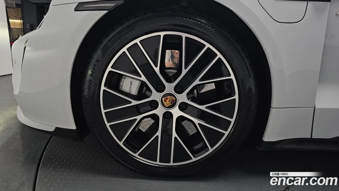 Porsche Taycan 2021 из KR, фото 5