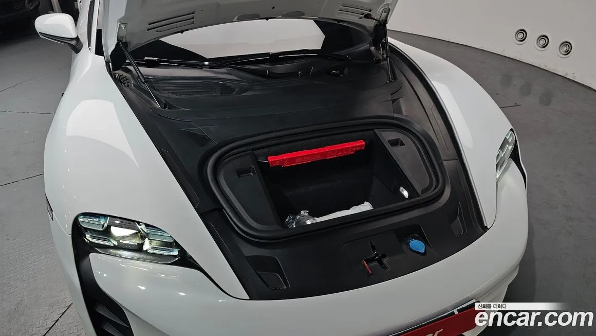 Porsche Taycan 2021 из KR, фото 8