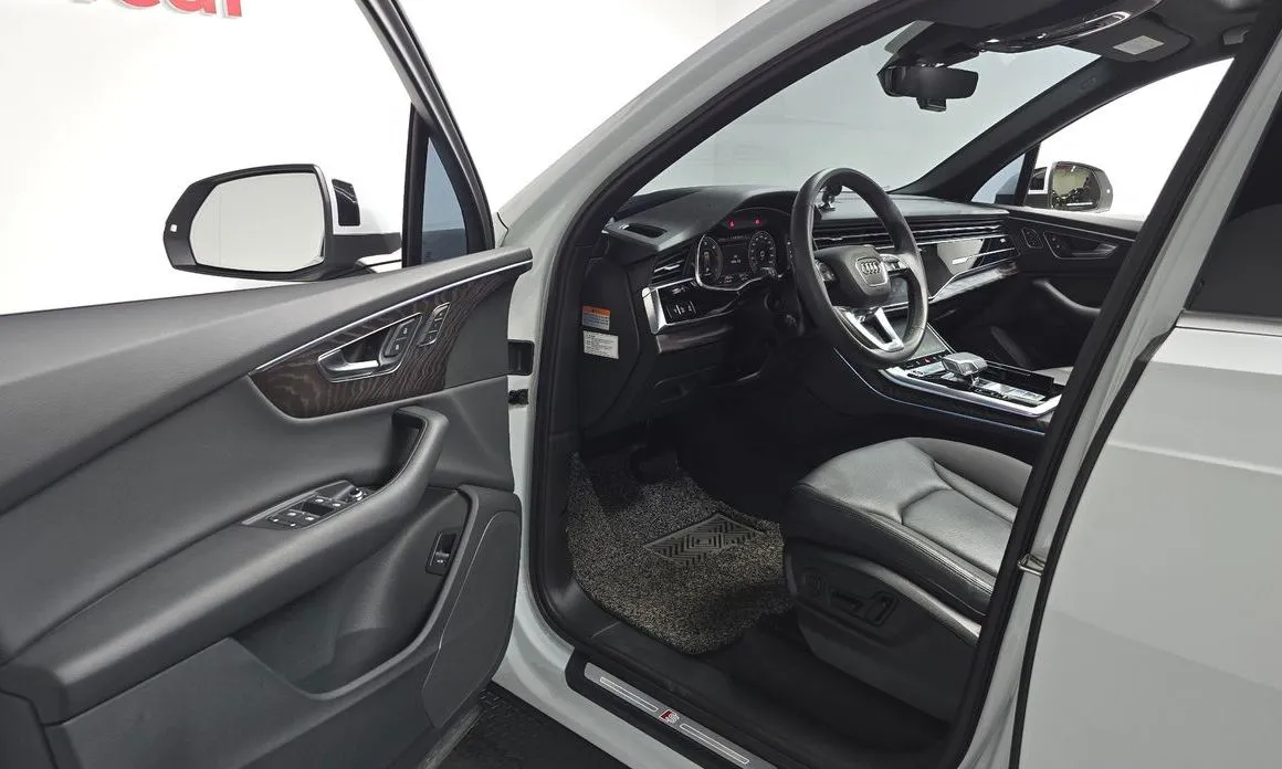 Audi Q7 2021 из KR, фото 9