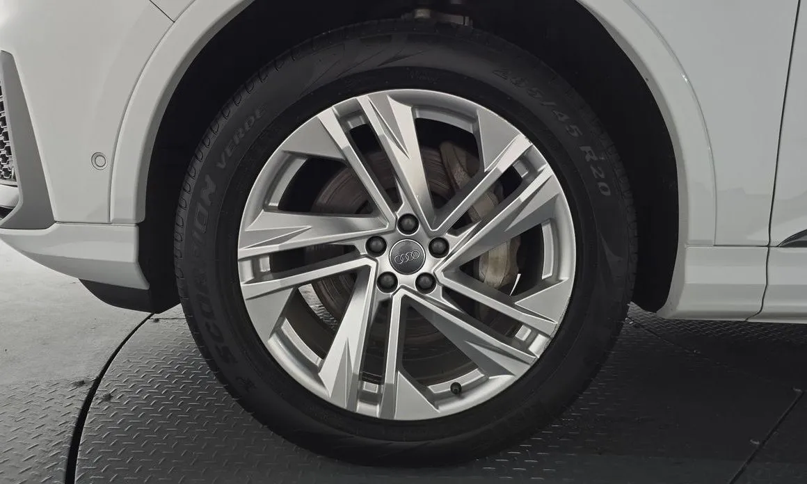 Audi Q7 2021 из KR, фото 8