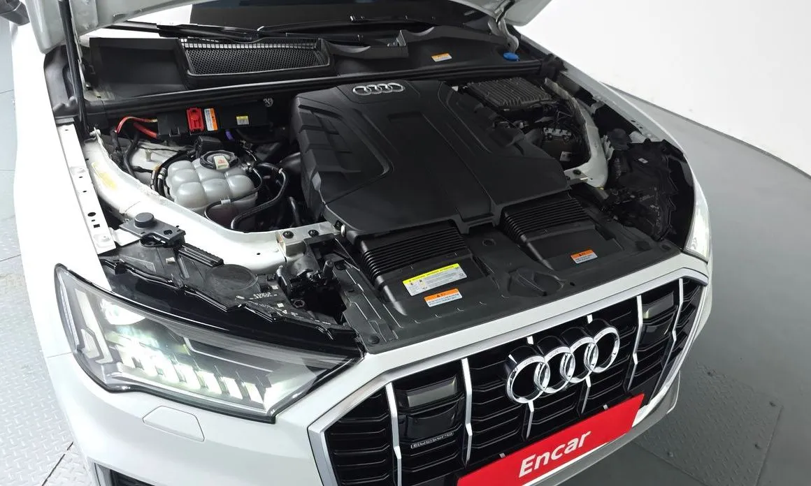 Audi Q7 2021 из KR, фото 10