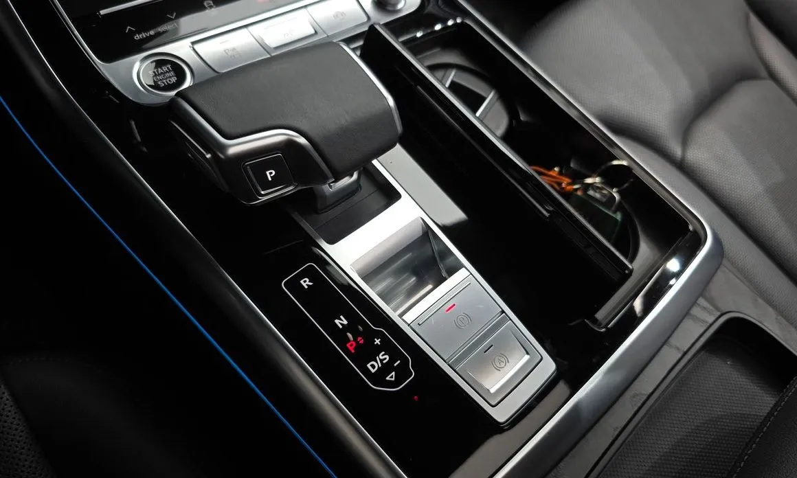 Audi Q7 2021 из KR, фото 5