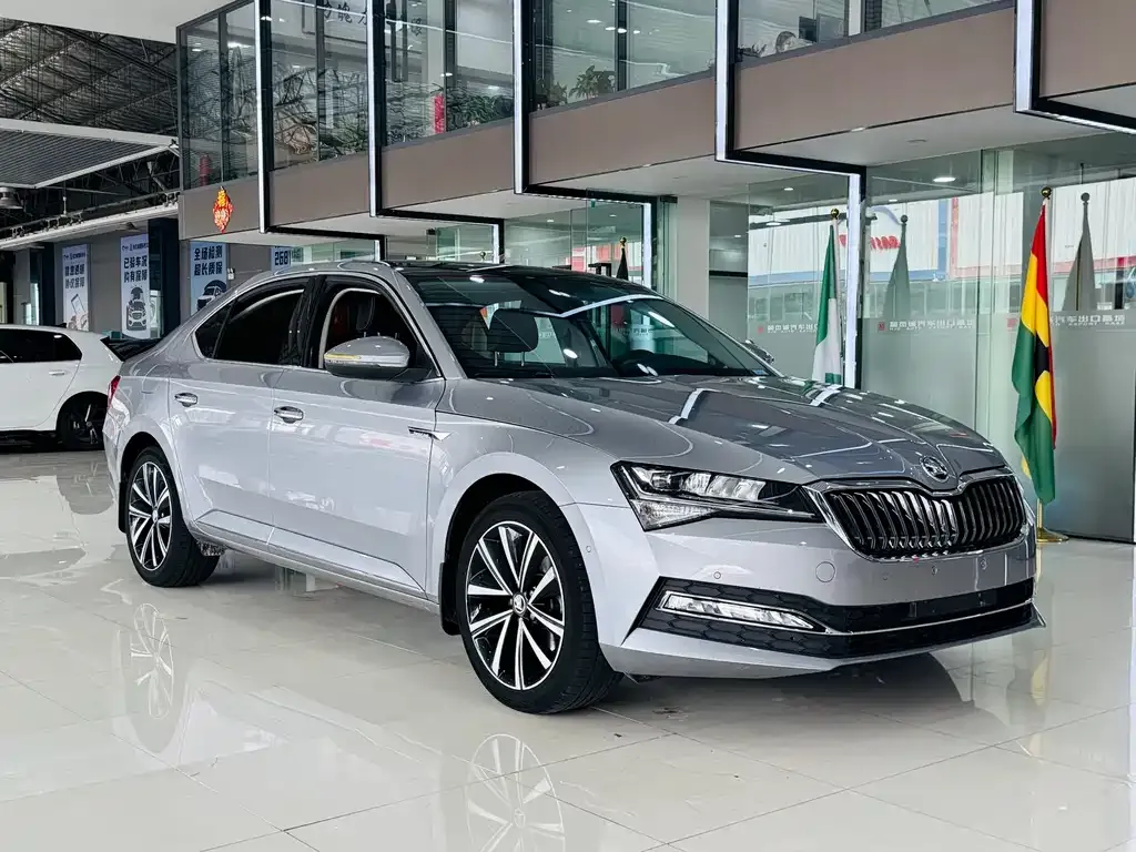 Skoda Superb — фото 4