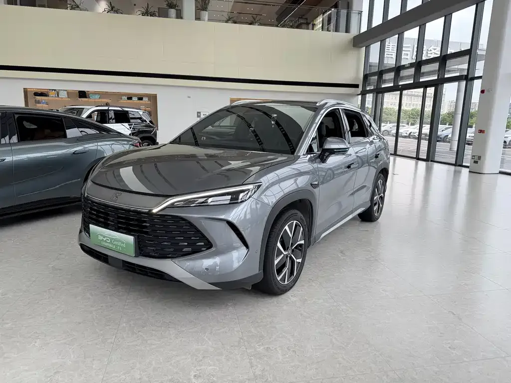 BYD L DM-i — фото 1