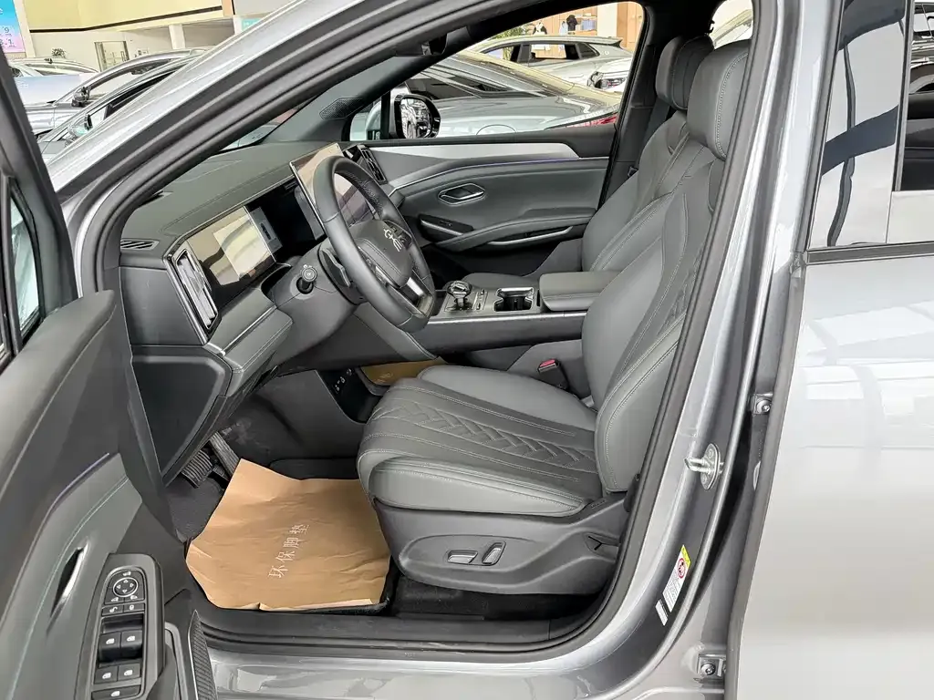 BYD L DM-i — фото 6