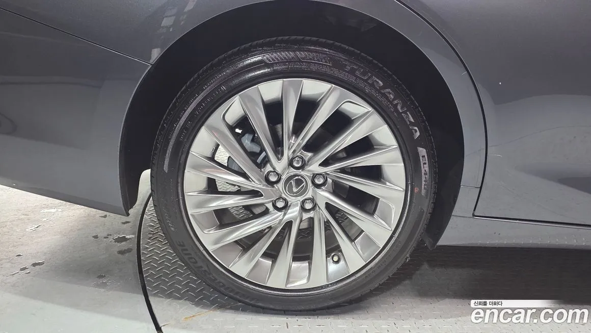 Lexus ES 2025 из KR, фото 9