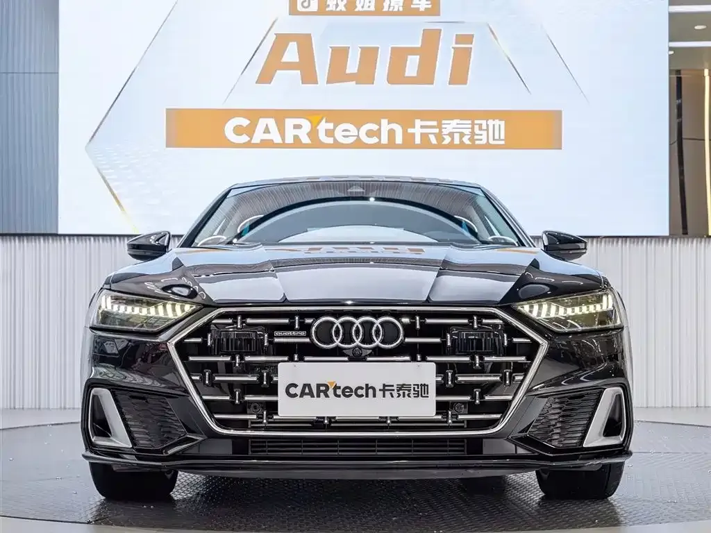 Audi A7L — фото 1