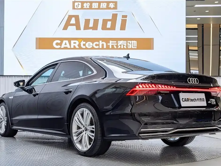 Audi A7L — фото 6
