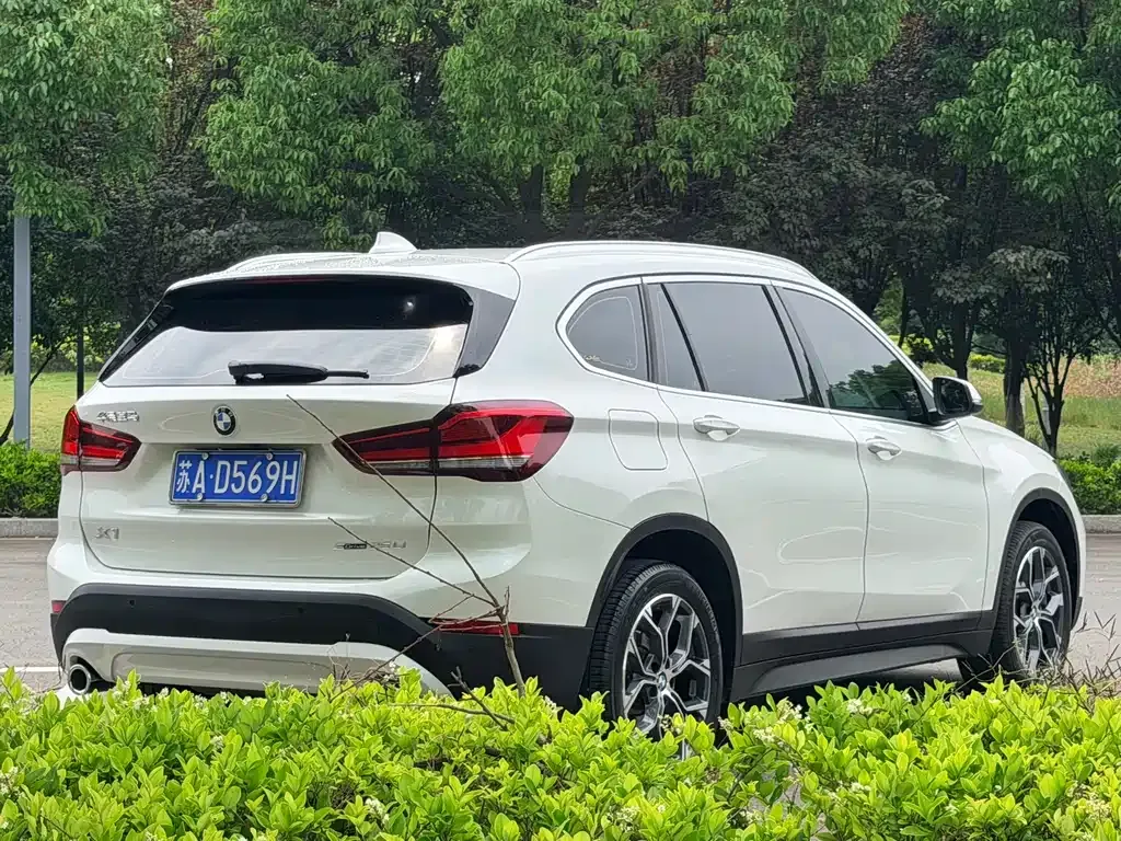 BMW X1 — фото 8