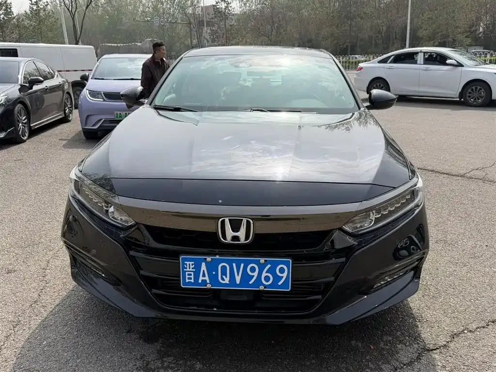 Honda Accord — фото 7