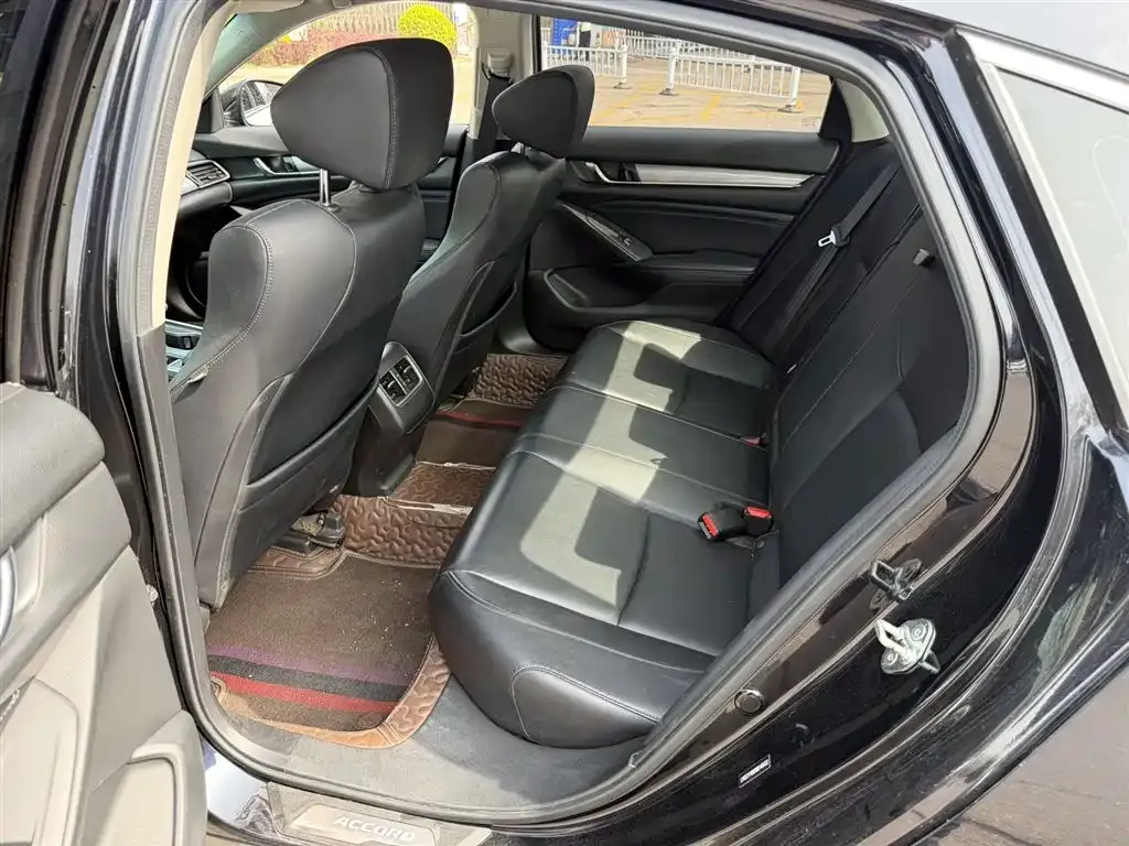 Honda Accord — фото 2