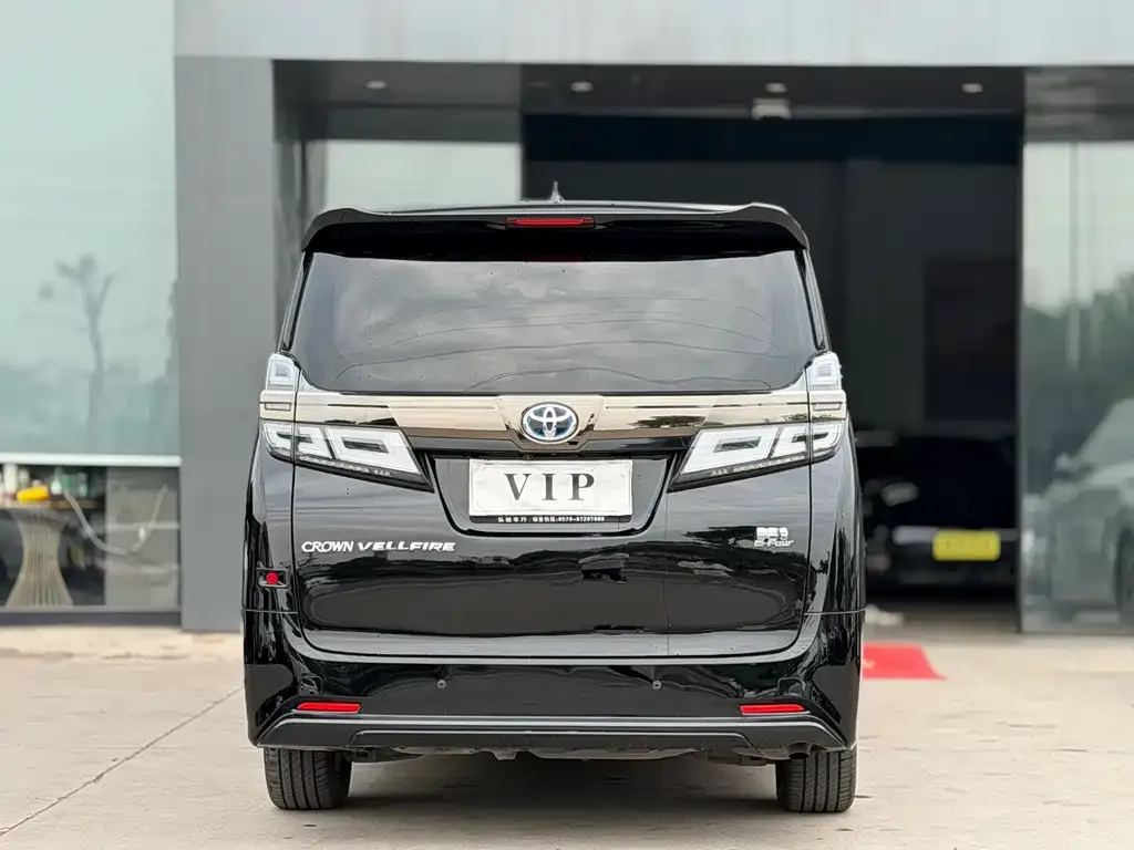 Toyota Vellfire — фото 5