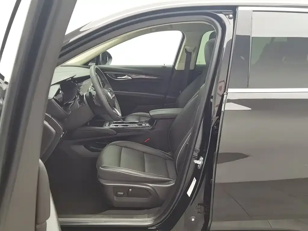Buick Envision Plus — фото 10