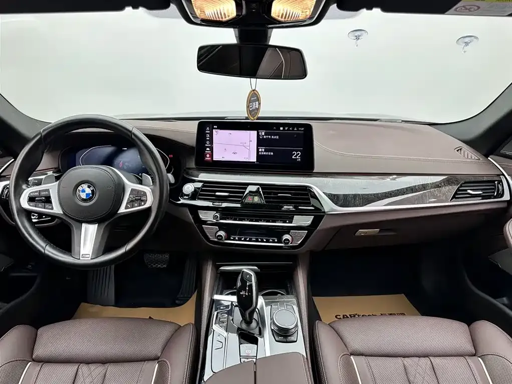 BMW 5 Series — фото 8