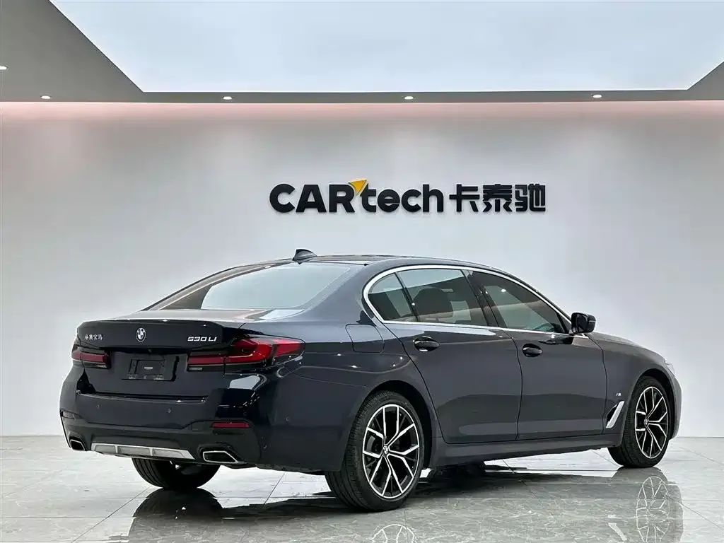 BMW 5 Series — фото 10