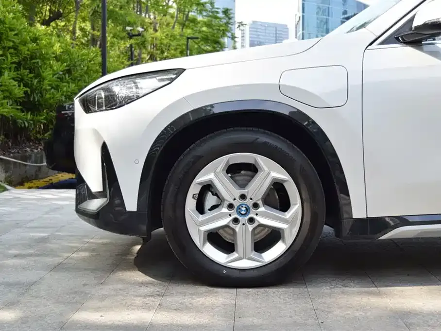 BMW iX1 2025 из CN, фото 5