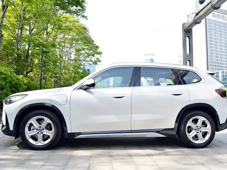 BMW iX1 2025 из CN, фото 7