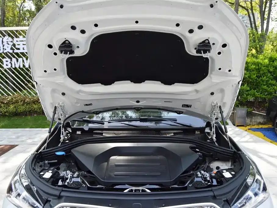BMW iX1 2025 из CN, фото 8