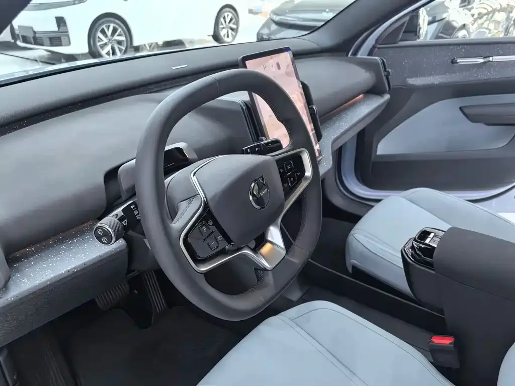 Volvo EX30 2025 из CN, фото 3
