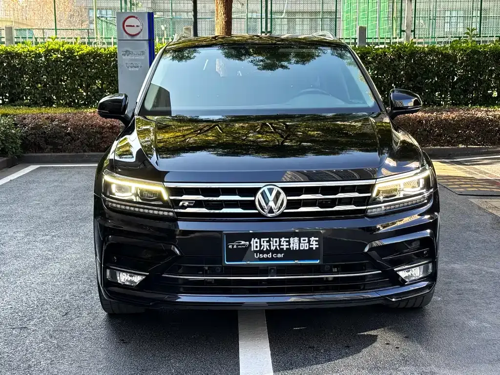 Volkswagen Tiguan L — фото 8