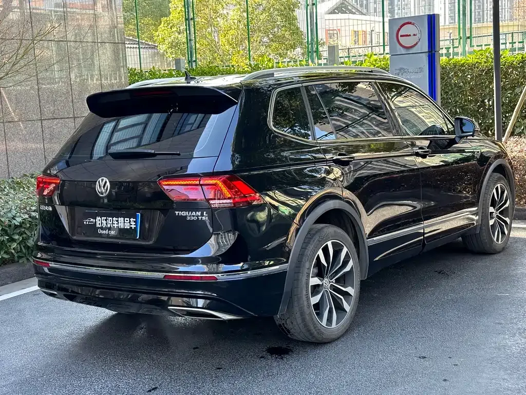 Volkswagen Tiguan L — фото 7