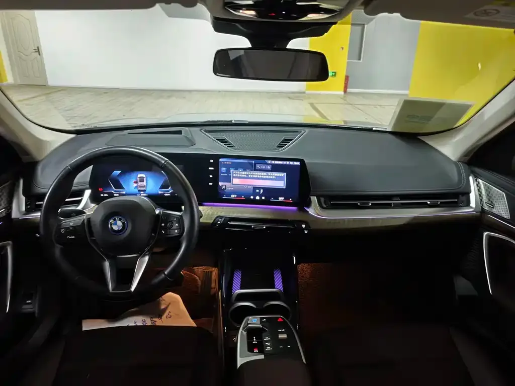 BMW iX1 2023 из CN, фото 2