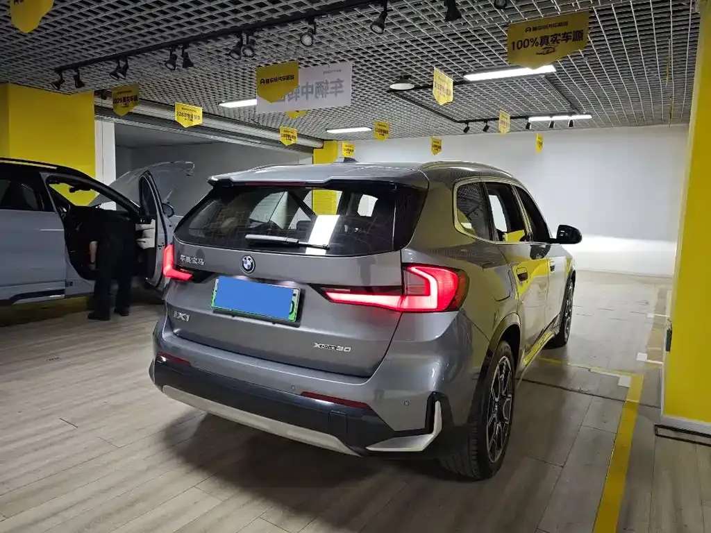 BMW iX1 2023 из CN, фото 10