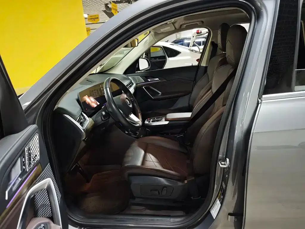 BMW iX1 2023 из CN, фото 4