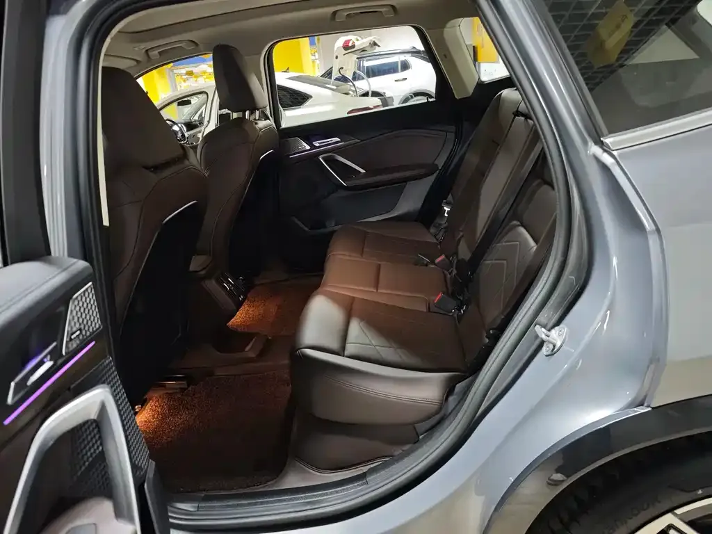 BMW iX1 2023 из CN, фото 3