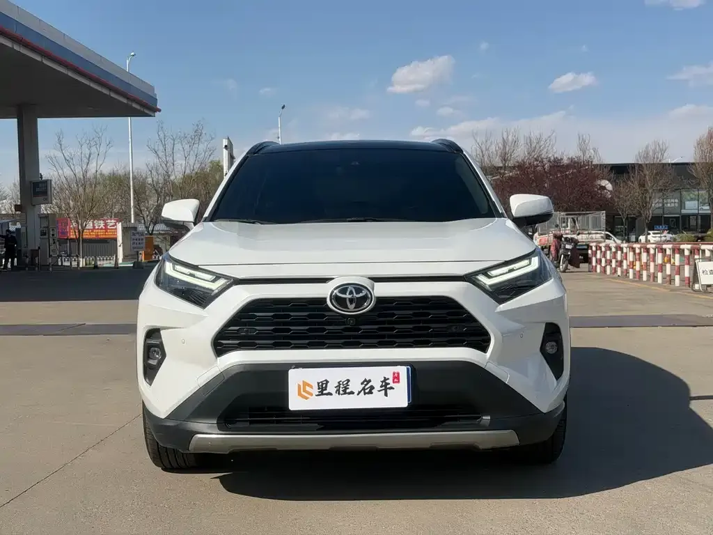 Toyota RAV4 — фото 2
