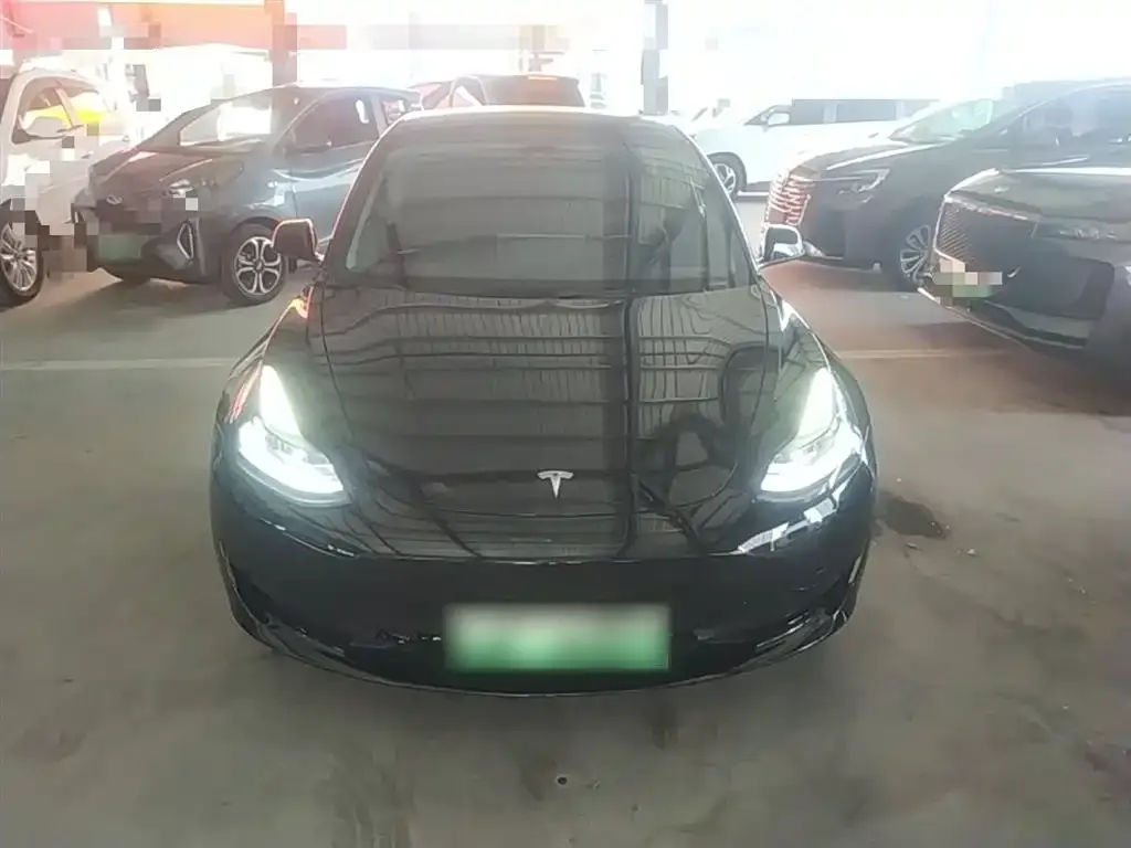Tesla Model 3 — фото 4