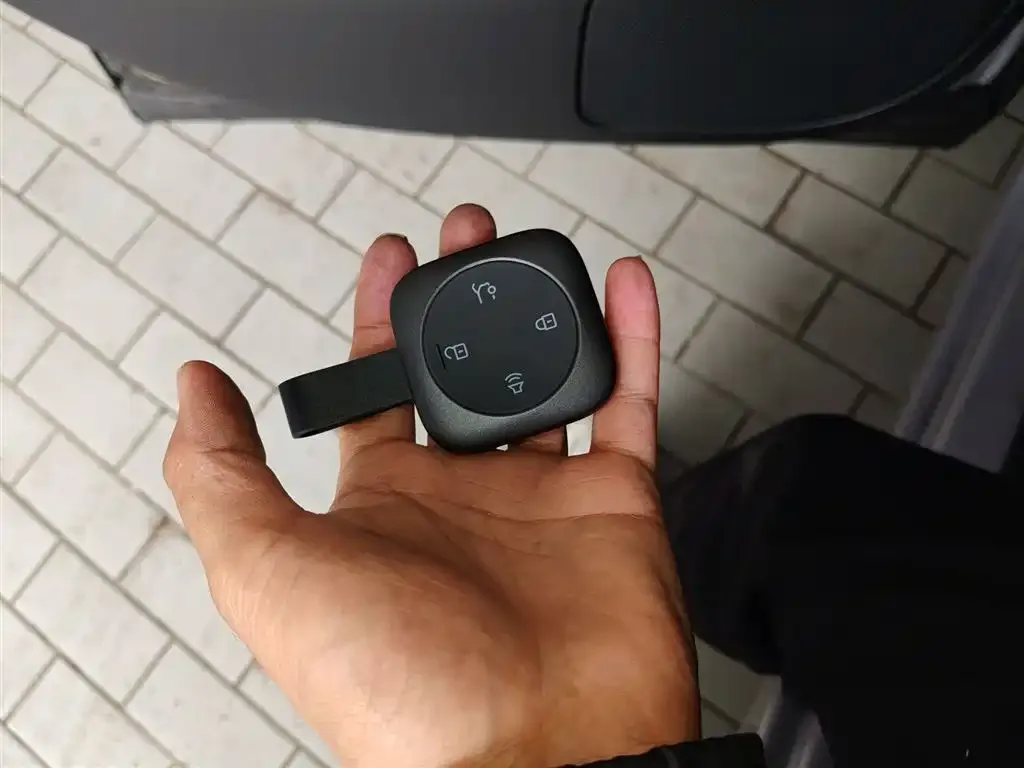 Volvo XC70 Plug-in Hybrid — фото 3