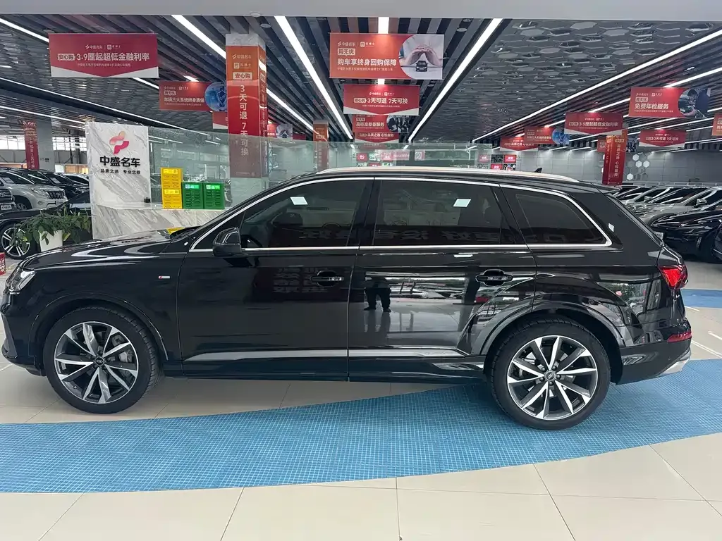 Audi Q7 — фото 10