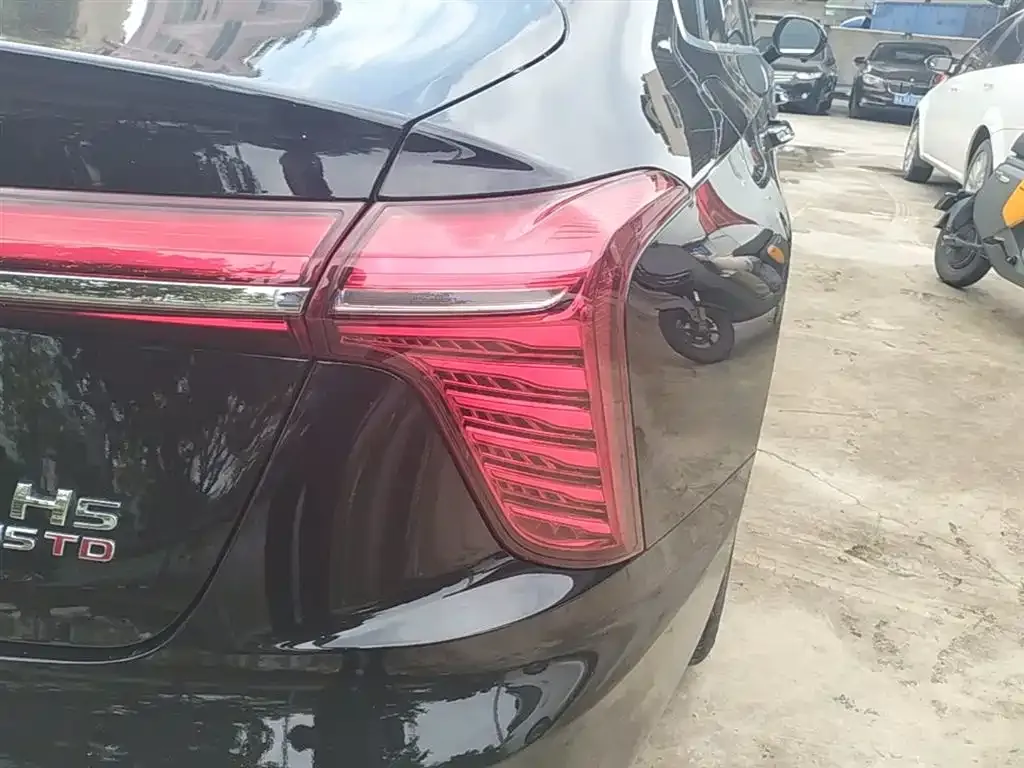 Hongqi H5 2024 из CN, фото 9