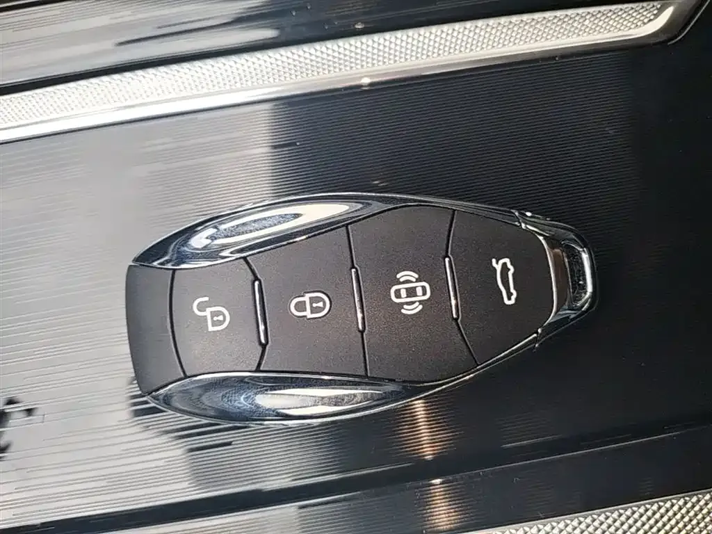 Hongqi H5 2024 из CN, фото 2