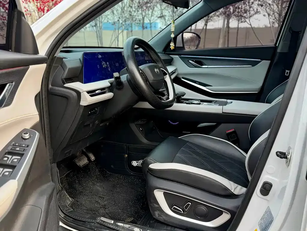 Changan CS75PLUS — фото 3