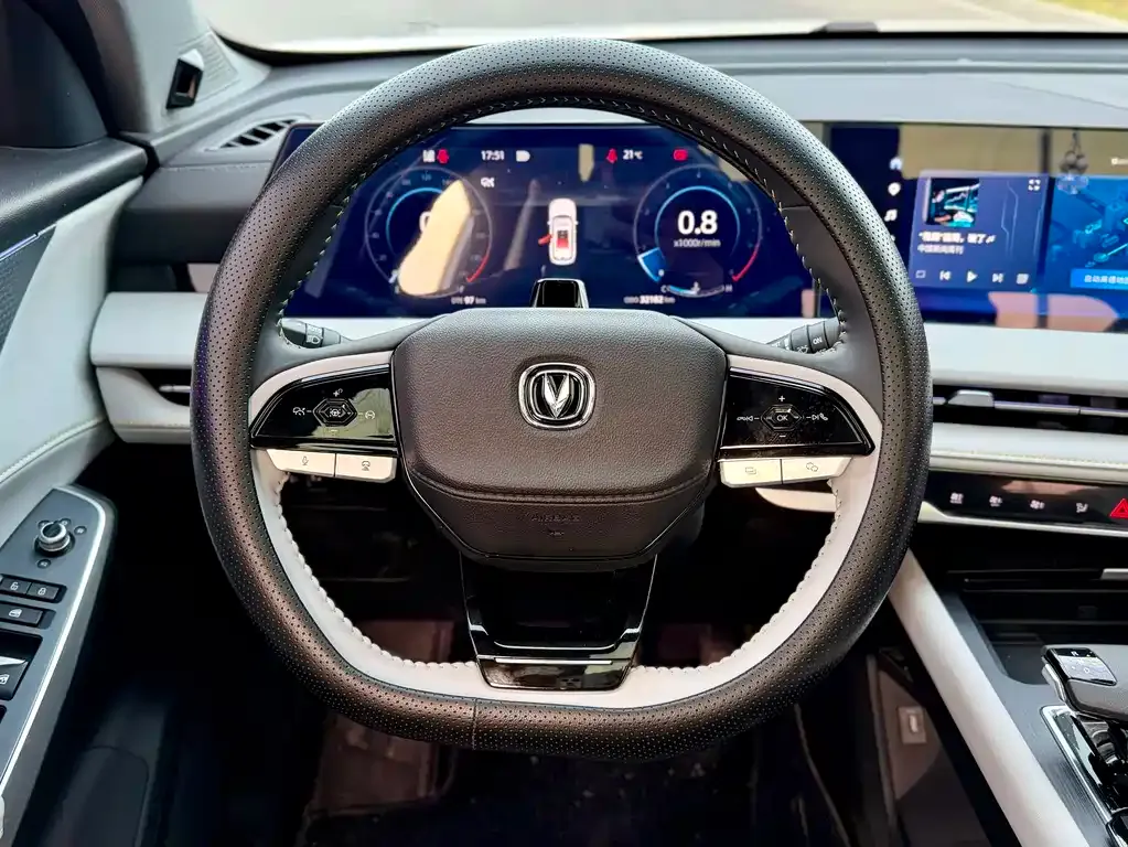 Changan CS75PLUS — фото 10