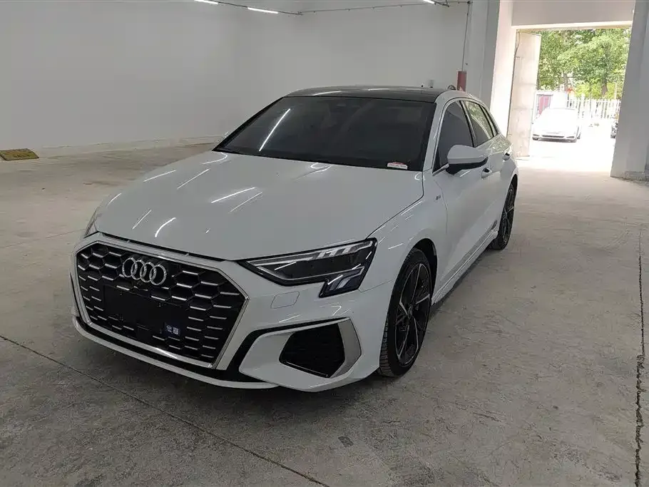 Audi A3 — фото 1