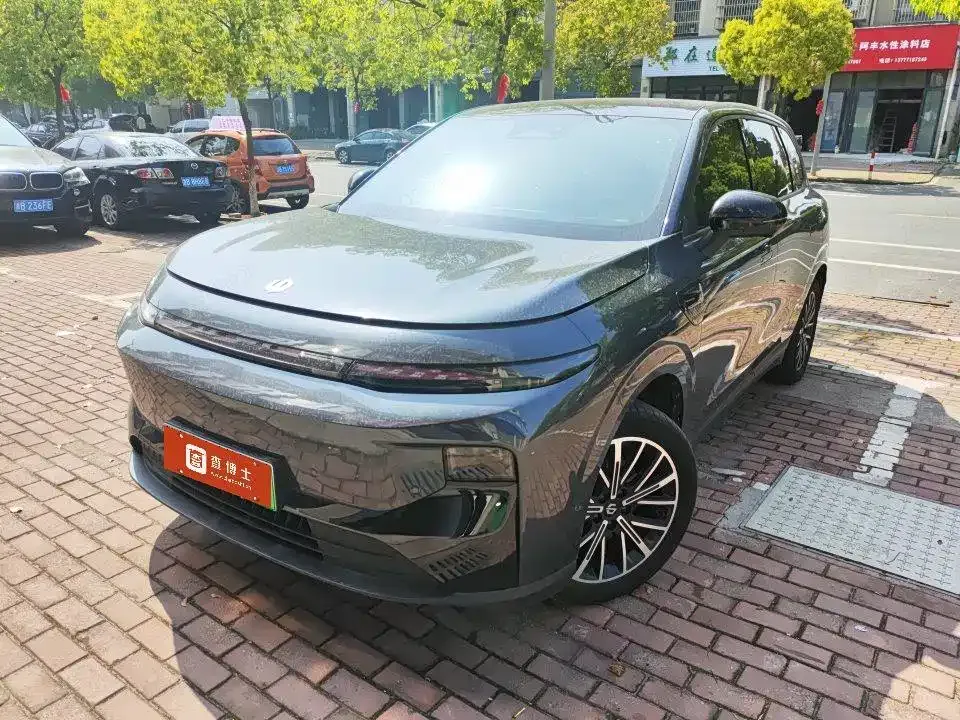 Leapmotor B10