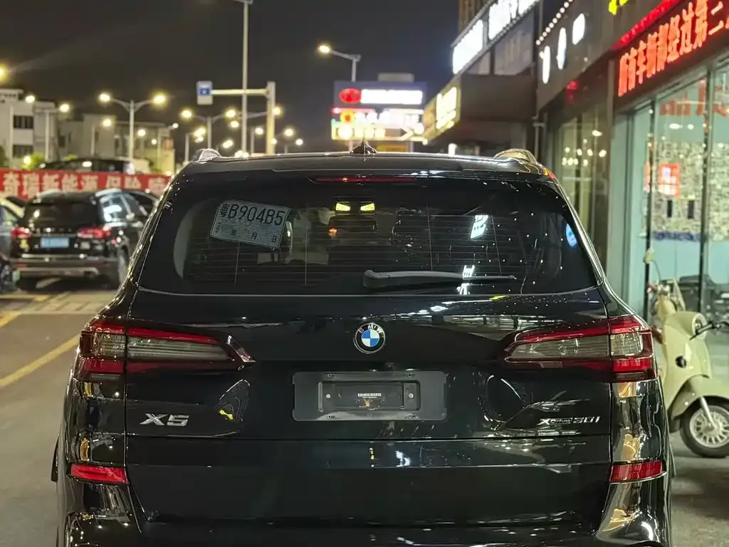 BMW X5 (Import) — фото 2